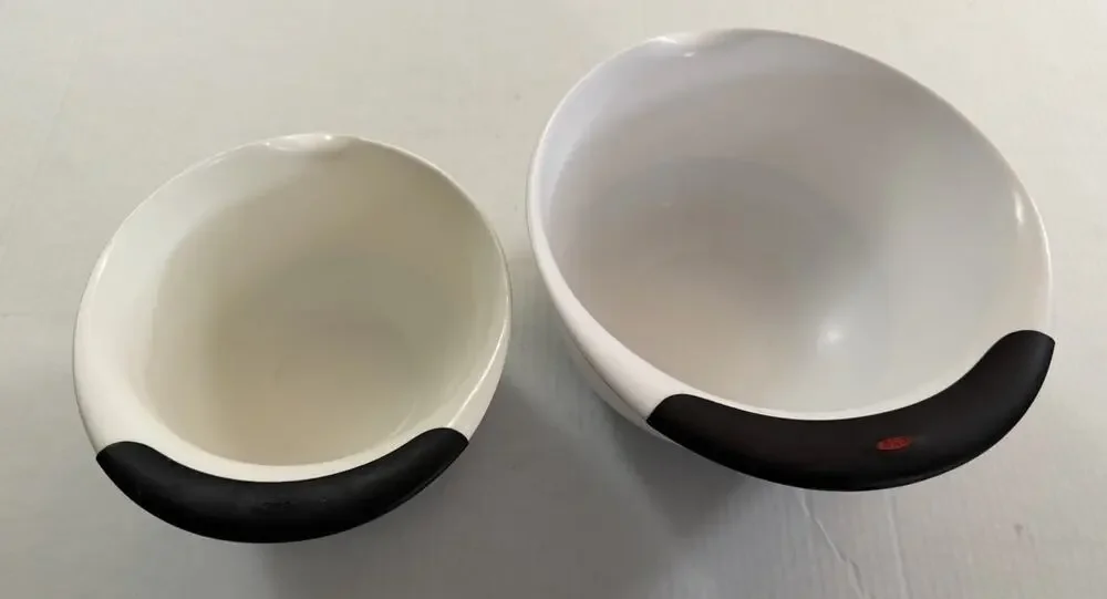 Lot Of 2 Oxo Nesting Bowls Used